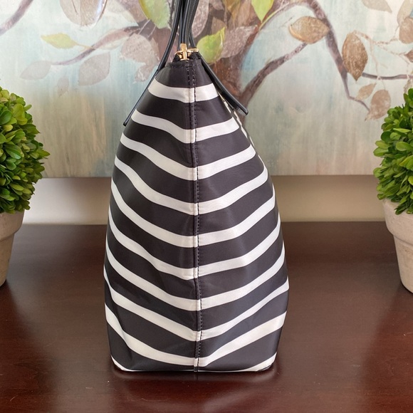 KATE SPADE ♠️ New York "Hayden"🖤BLACK & WHITE🤍 SAILING STRIPE TOP ZIP TOTE BAG - Picture 9 of 17